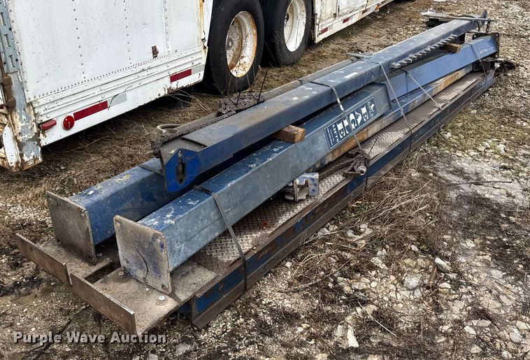 image for item DH9812 Eagle automotive lift