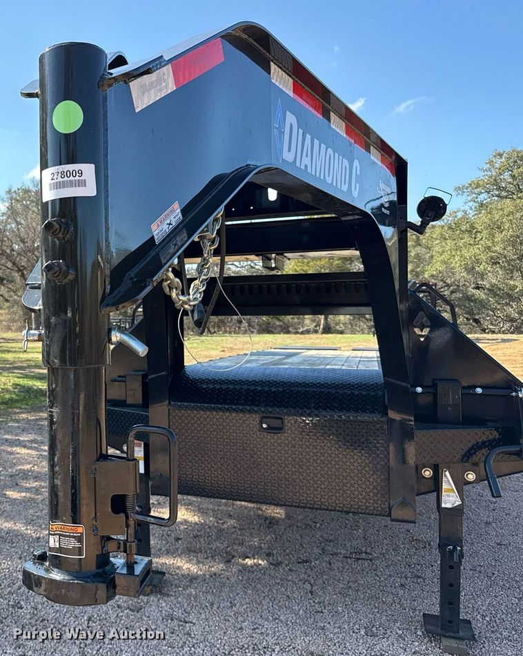 image for item DJ0938 2024 Diamond C FMAX210 equipment trailer