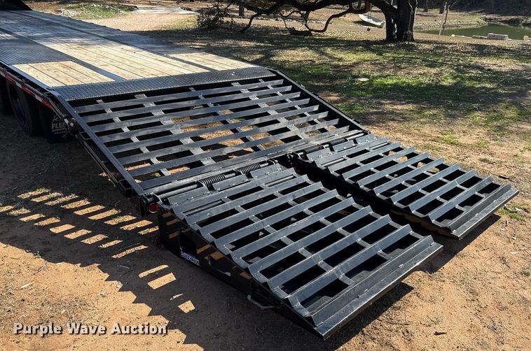 image for item DJ0938 2024 Diamond C FMAX210 equipment trailer