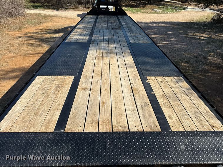 image for item DJ0938 2024 Diamond C FMAX210 equipment trailer