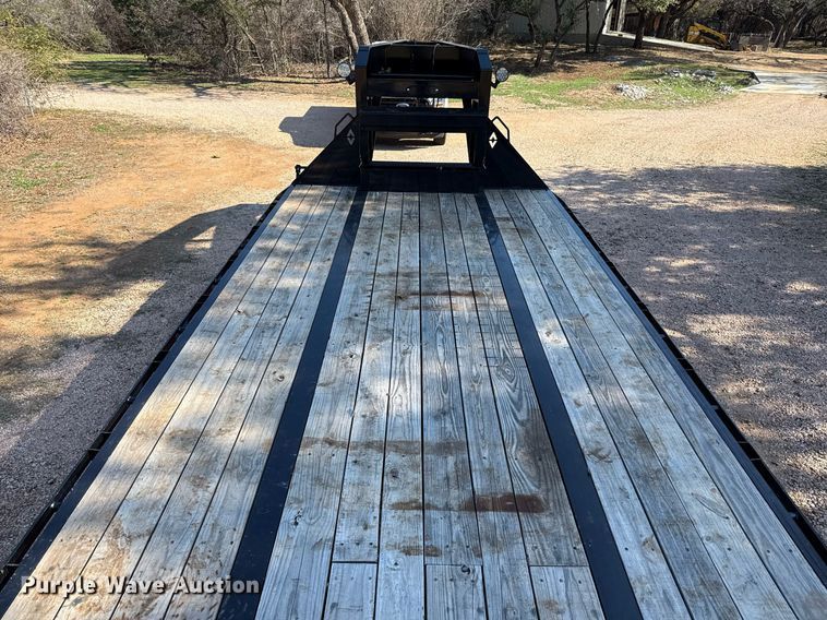 image for item DJ0938 2024 Diamond C FMAX210 equipment trailer