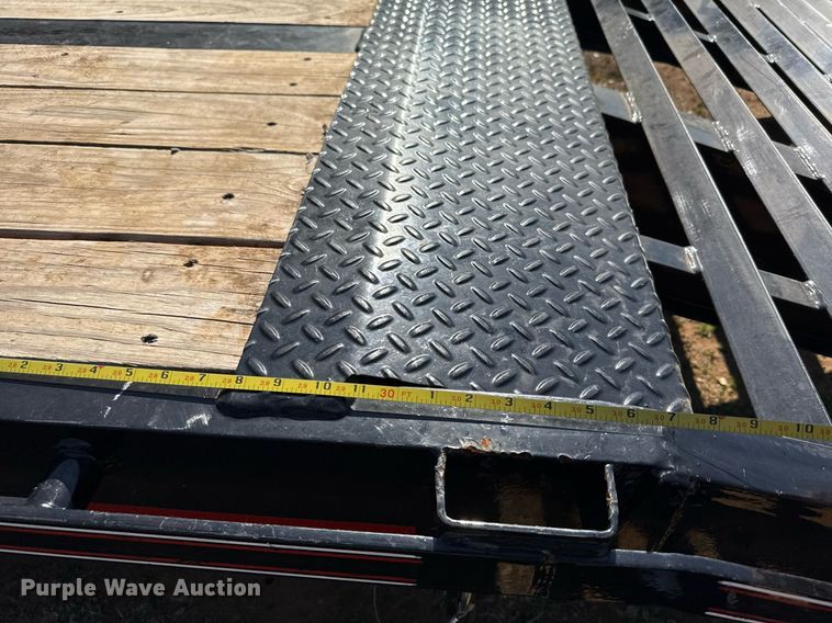 image for item DJ0938 2024 Diamond C FMAX210 equipment trailer