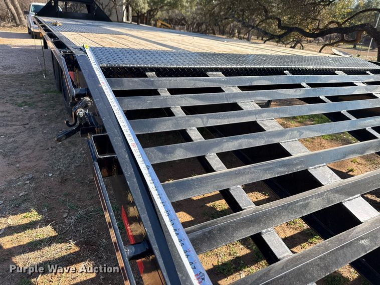 image for item DJ0938 2024 Diamond C FMAX210 equipment trailer