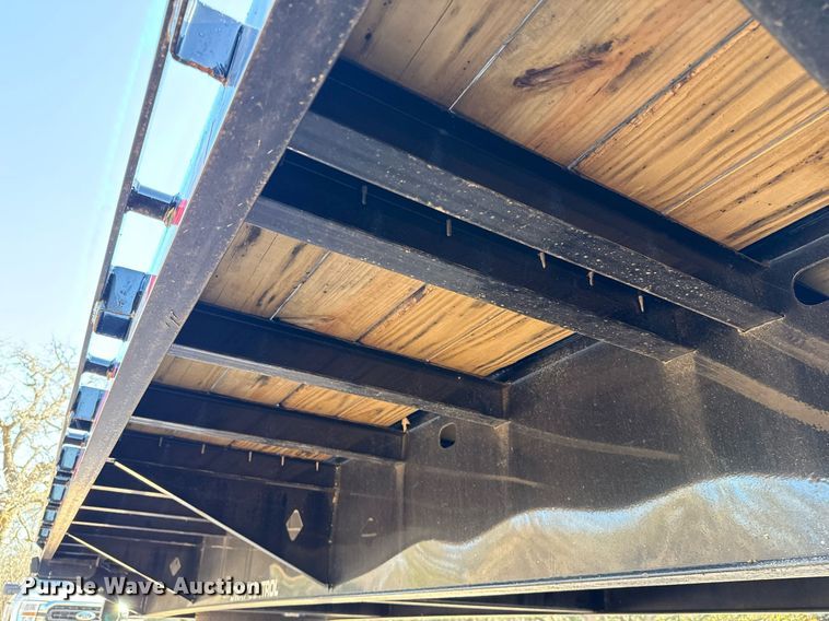 image for item DJ0938 2024 Diamond C FMAX210 equipment trailer