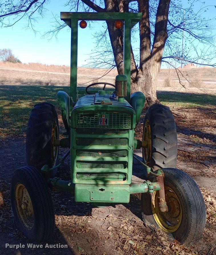 image for item DK7465 1962 International Harvester 340 tractor
