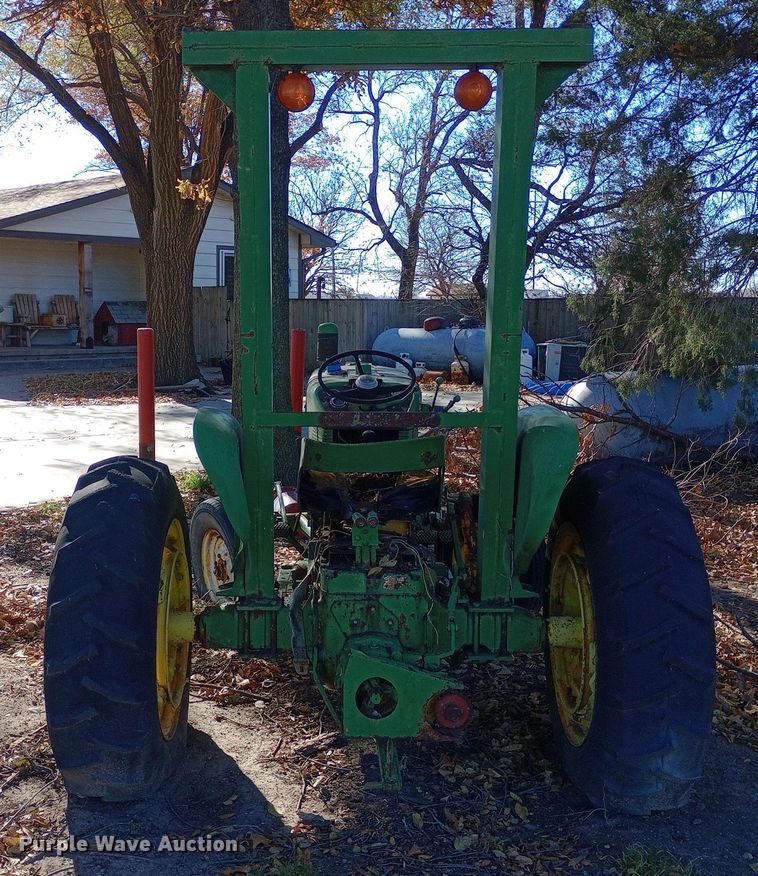 image for item DK7465 1962 International Harvester 340 tractor