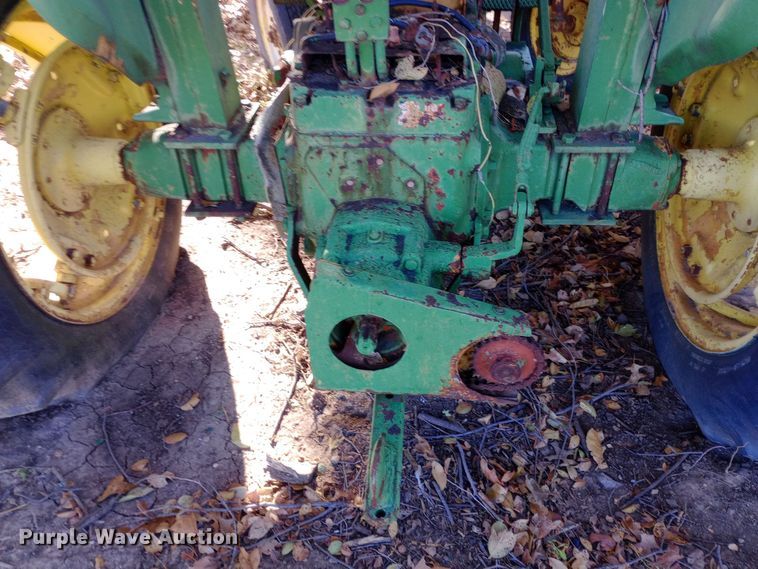 image for item DK7465 1962 International Harvester 340 tractor