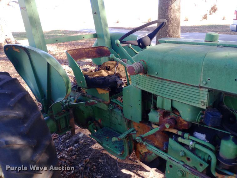 image for item DK7465 1962 International Harvester 340 tractor