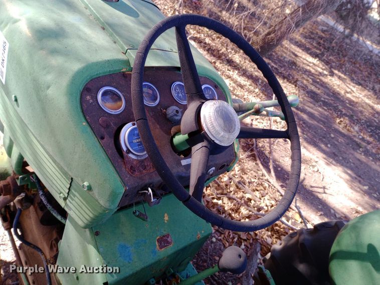 image for item DK7465 1962 International Harvester 340 tractor