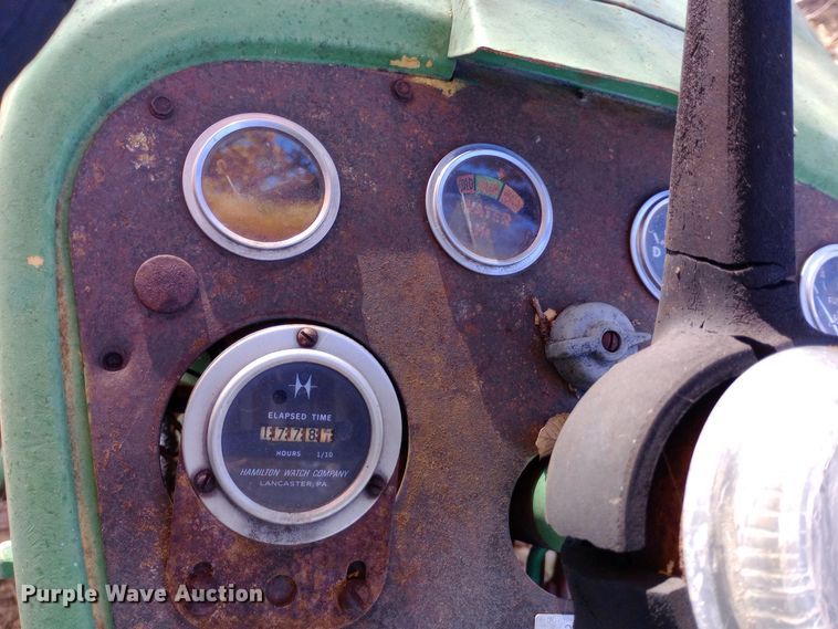 image for item DK7465 1962 International Harvester 340 tractor