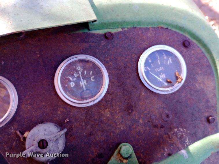 image for item DK7465 1962 International Harvester 340 tractor