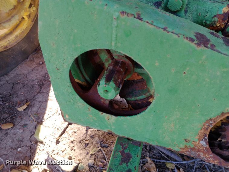 image for item DK7465 1962 International Harvester 340 tractor