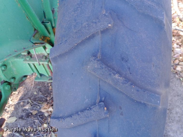 image for item DK7465 1962 International Harvester 340 tractor