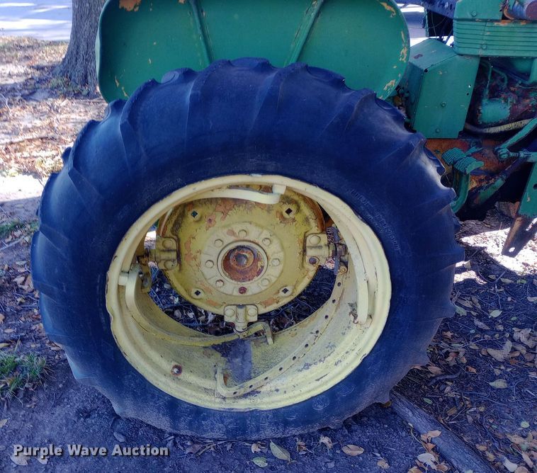 image for item DK7465 1962 International Harvester 340 tractor