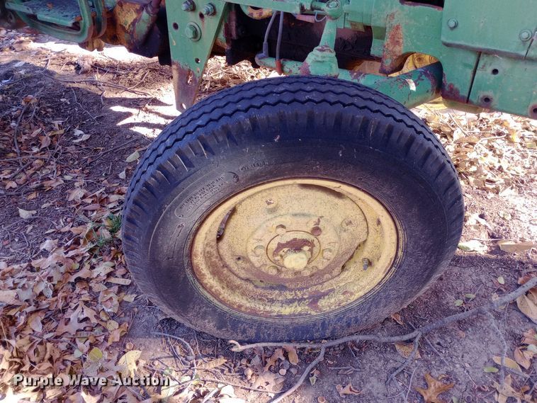 image for item DK7465 1962 International Harvester 340 tractor