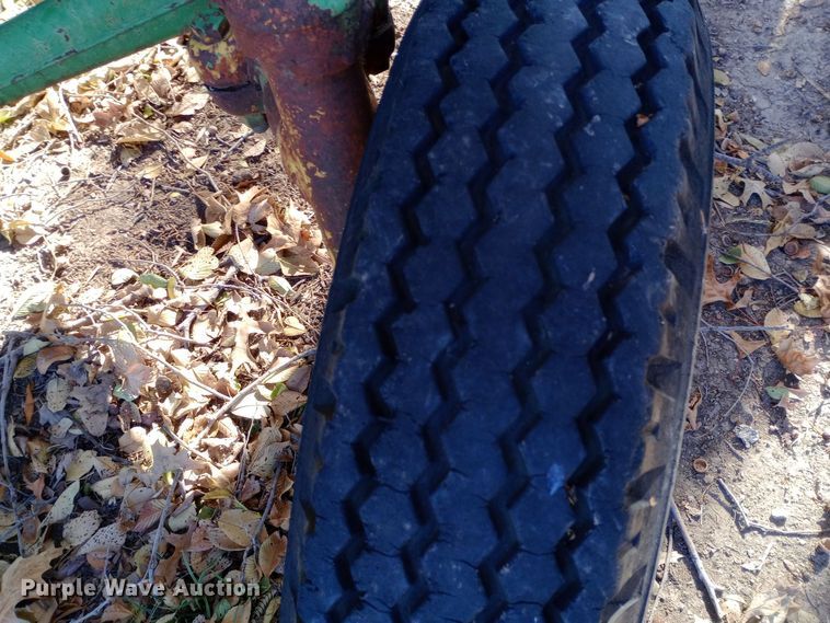 image for item DK7465 1962 International Harvester 340 tractor