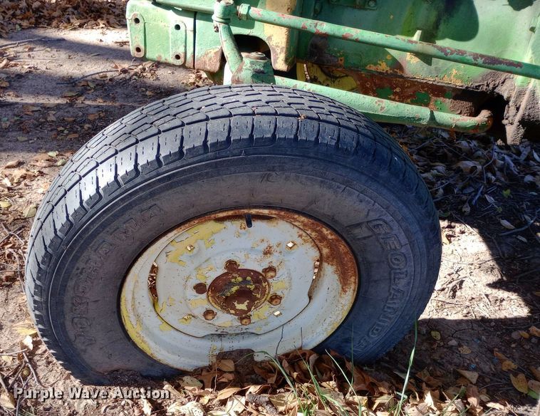 image for item DK7465 1962 International Harvester 340 tractor