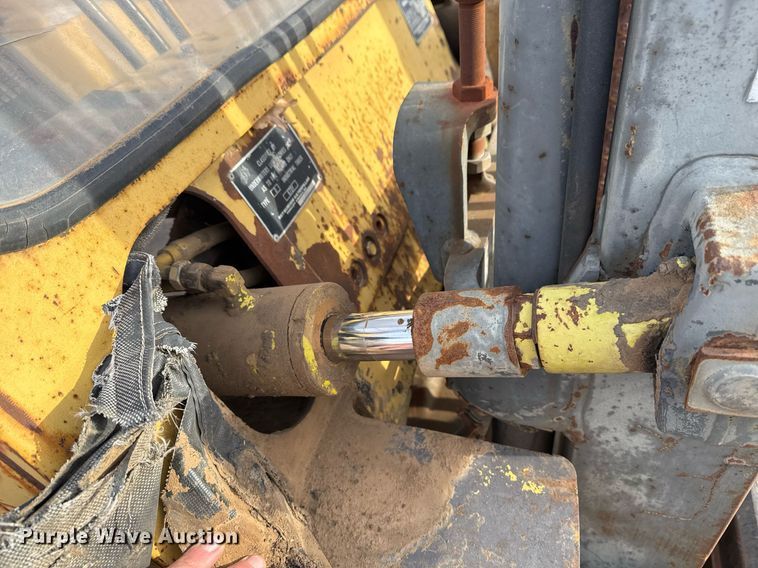 image for item DM5533 Caterpillar DP40 forklift