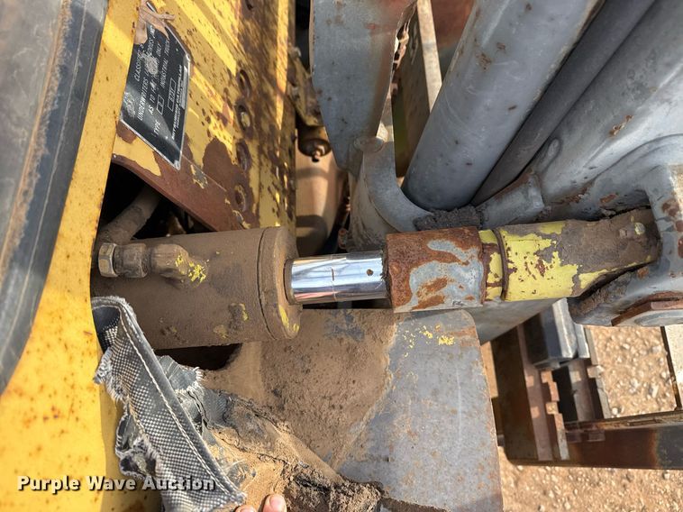 image for item DM5533 Caterpillar DP40 forklift