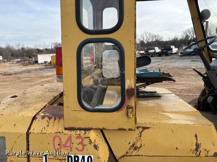image for item DM5533 Caterpillar DP40 forklift
