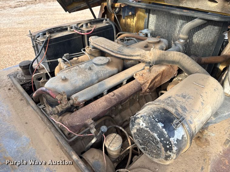 image for item DM5533 Caterpillar DP40 forklift