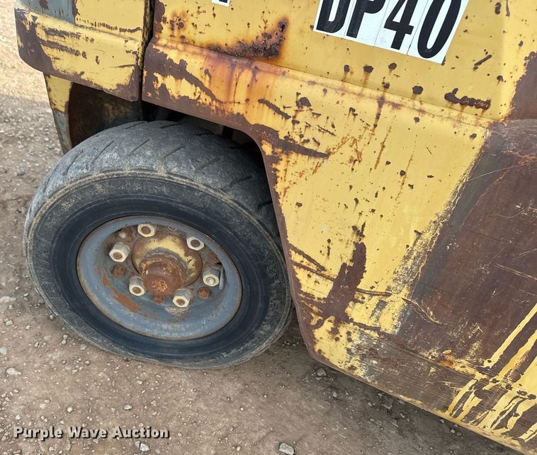 image for item DM5533 Caterpillar DP40 forklift