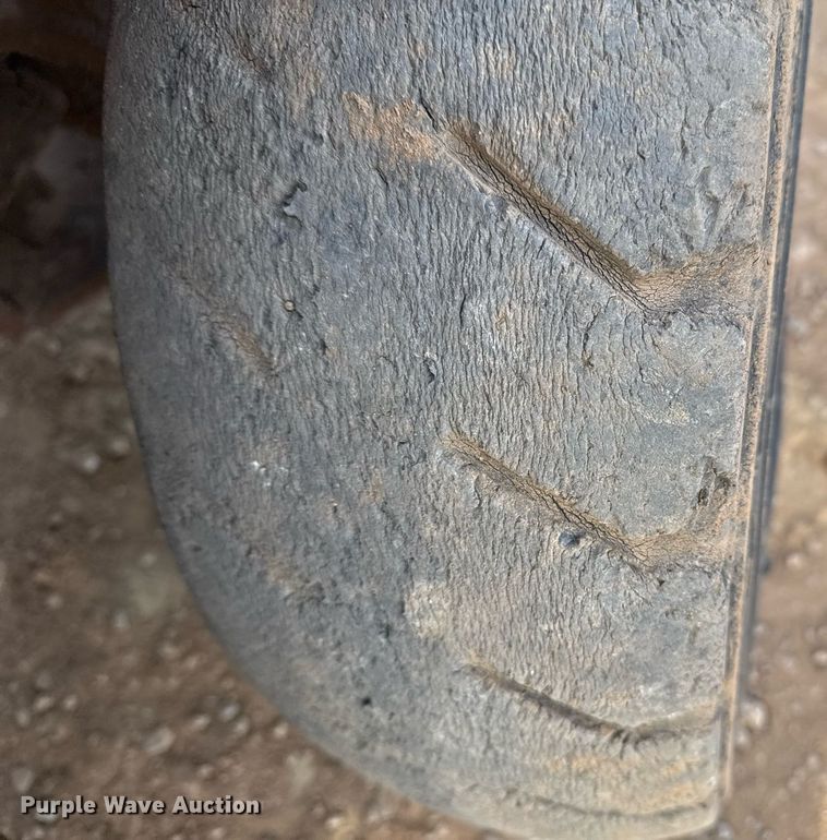 image for item DM5533 Caterpillar DP40 forklift