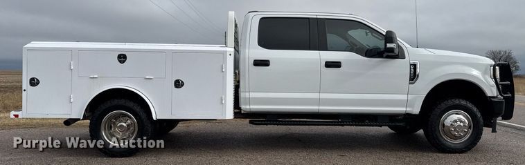 image for item DM5537 2020 Ford F350 Super Duty Crew Cab utility bed pickup truck