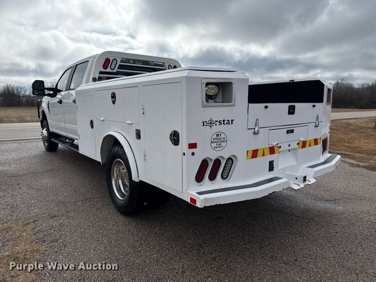 image for item DM5537 2020 Ford F350 Super Duty Crew Cab utility bed pickup truck