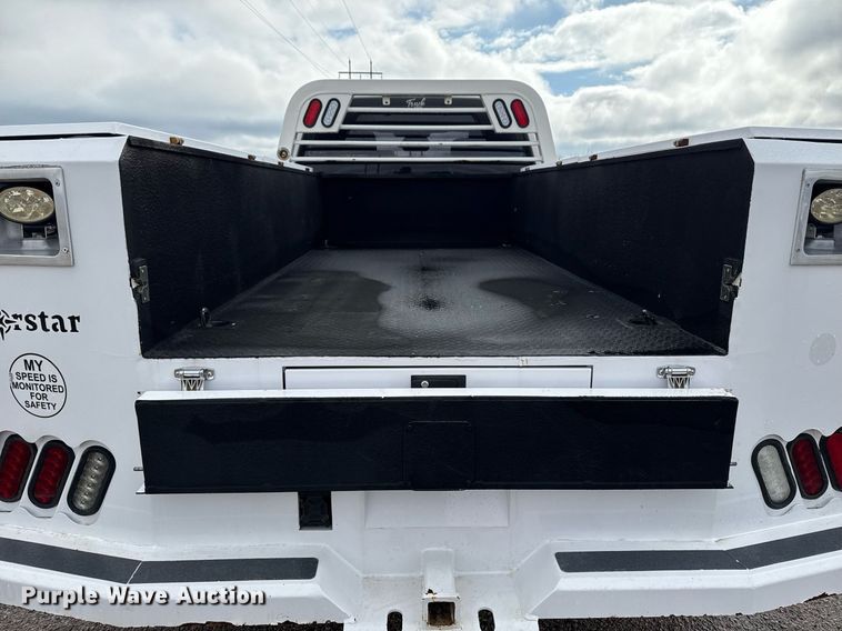 image for item DM5537 2020 Ford F350 Super Duty Crew Cab utility bed pickup truck