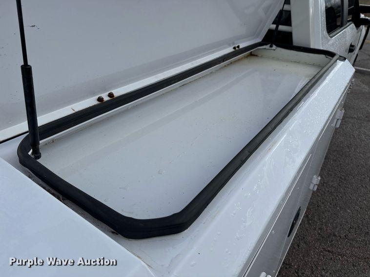image for item DM5537 2020 Ford F350 Super Duty Crew Cab utility bed pickup truck