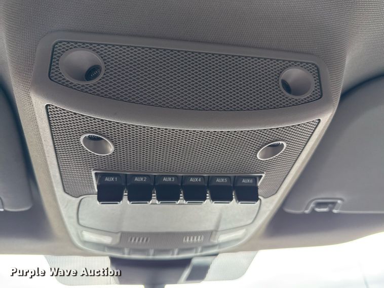 image for item DM5537 2020 Ford F350 Super Duty Crew Cab utility bed pickup truck