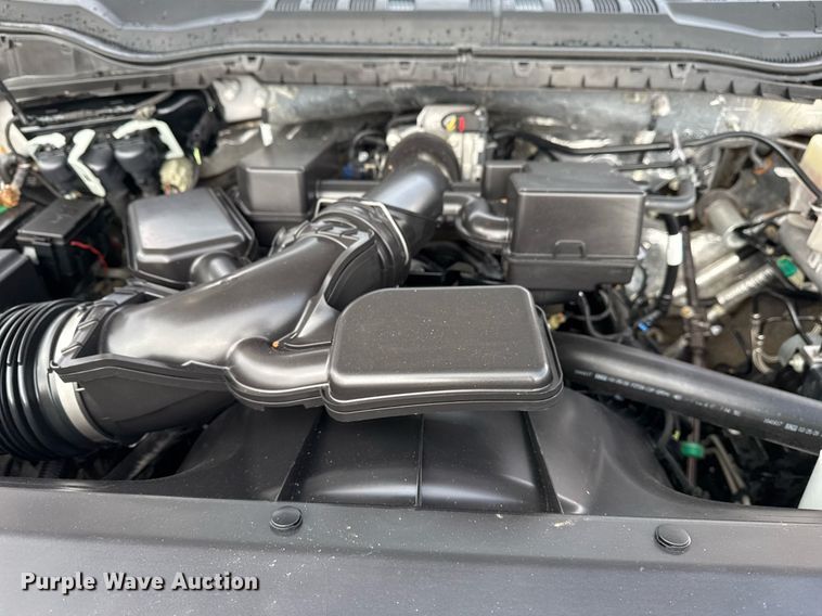 image for item DM5537 2020 Ford F350 Super Duty Crew Cab utility bed pickup truck