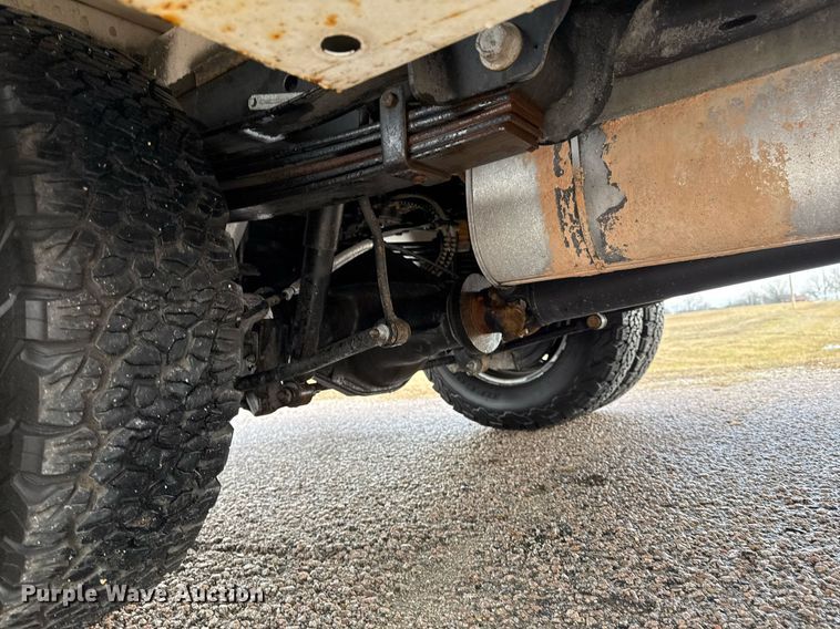 image for item DM5537 2020 Ford F350 Super Duty Crew Cab utility bed pickup truck