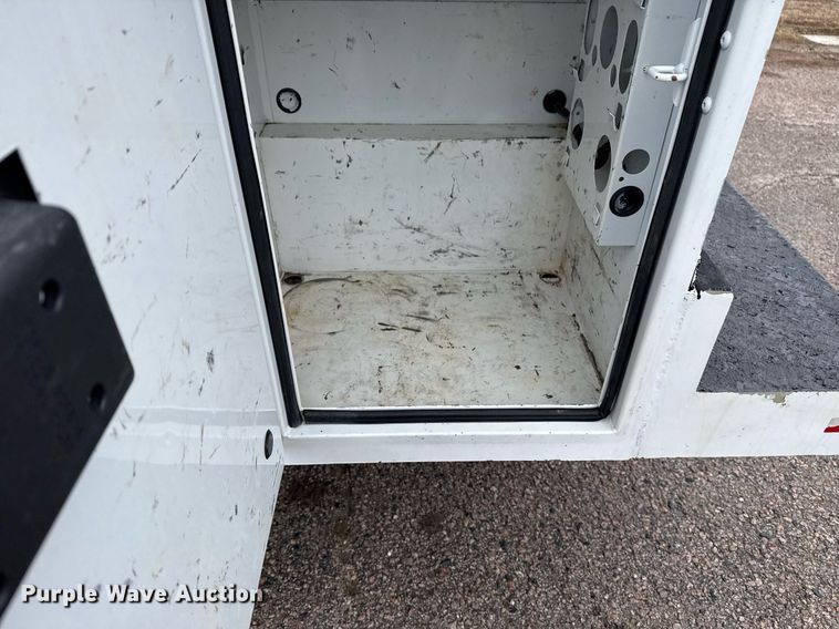 image for item DM5539 2018 Ford F350 Super Duty SuperCab utility bed pickup truck