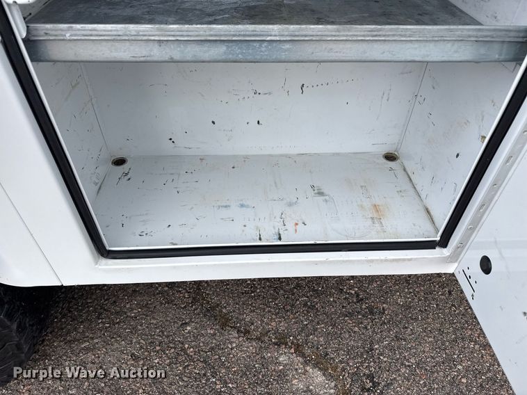 image for item DM5539 2018 Ford F350 Super Duty SuperCab utility bed pickup truck