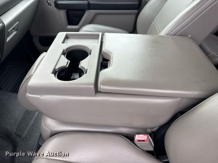 image for item DM5539 2018 Ford F350 Super Duty SuperCab utility bed pickup truck