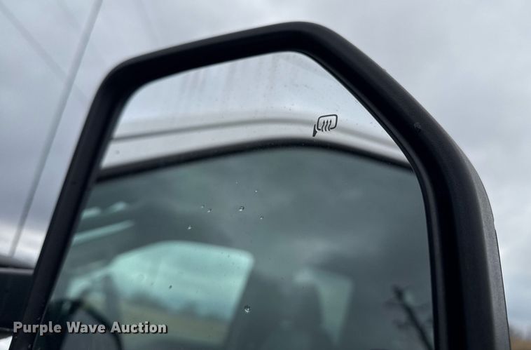 image for item DM5539 2018 Ford F350 Super Duty SuperCab utility bed pickup truck