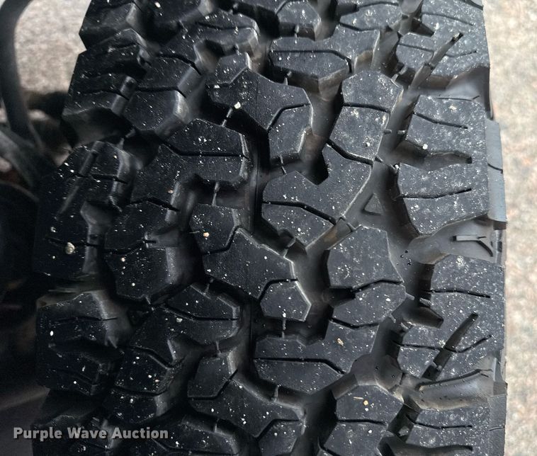 image for item DM5539 2018 Ford F350 Super Duty SuperCab utility bed pickup truck