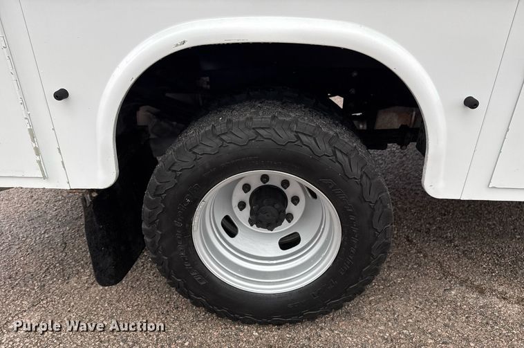 image for item DM5539 2018 Ford F350 Super Duty SuperCab utility bed pickup truck