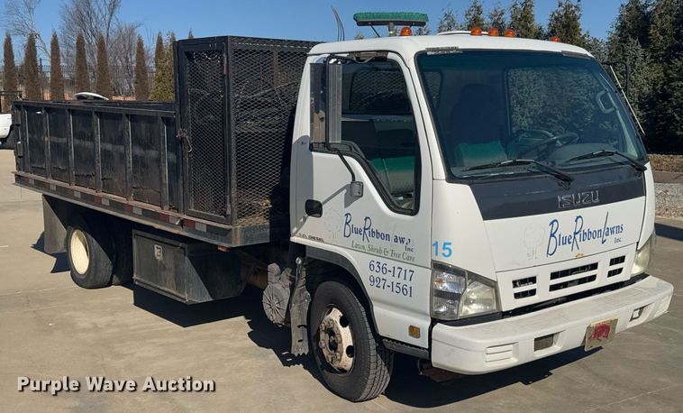 image for item DO0251 2006 Isuzu NPR flatbed truck