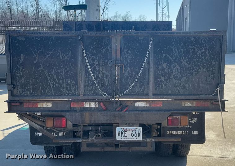 image for item DO0251 2006 Isuzu NPR flatbed truck