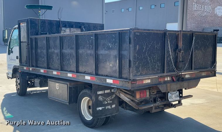 image for item DO0251 2006 Isuzu NPR flatbed truck