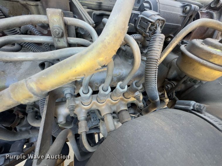 image for item DO0251 2006 Isuzu NPR flatbed truck