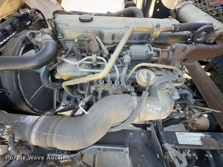 image for item DO0251 2006 Isuzu NPR flatbed truck