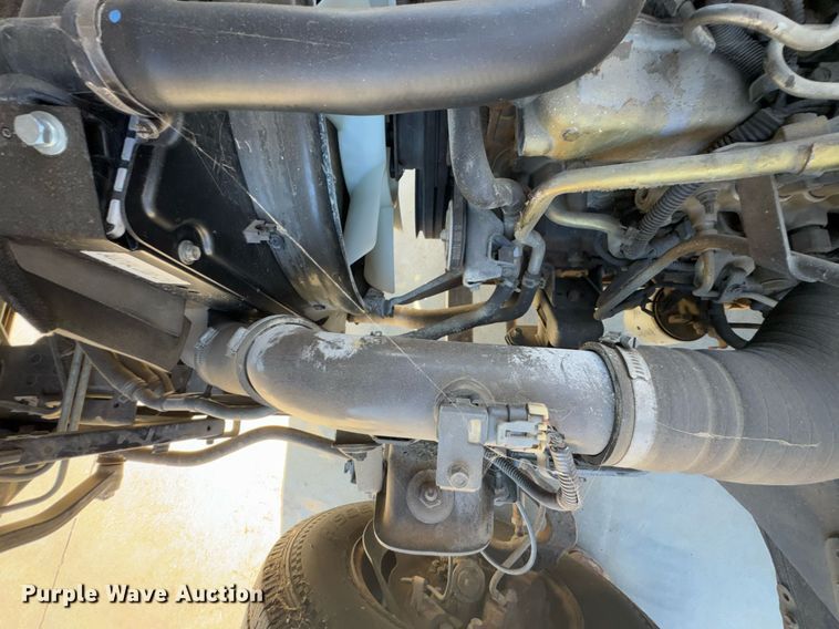 image for item DO0251 2006 Isuzu NPR flatbed truck