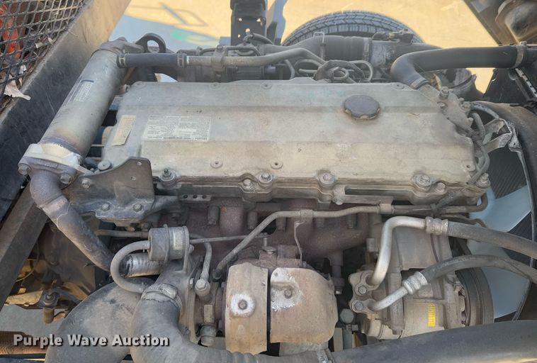 image for item DO0251 2006 Isuzu NPR flatbed truck