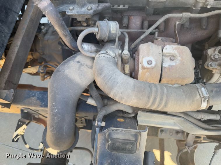 image for item DO0251 2006 Isuzu NPR flatbed truck