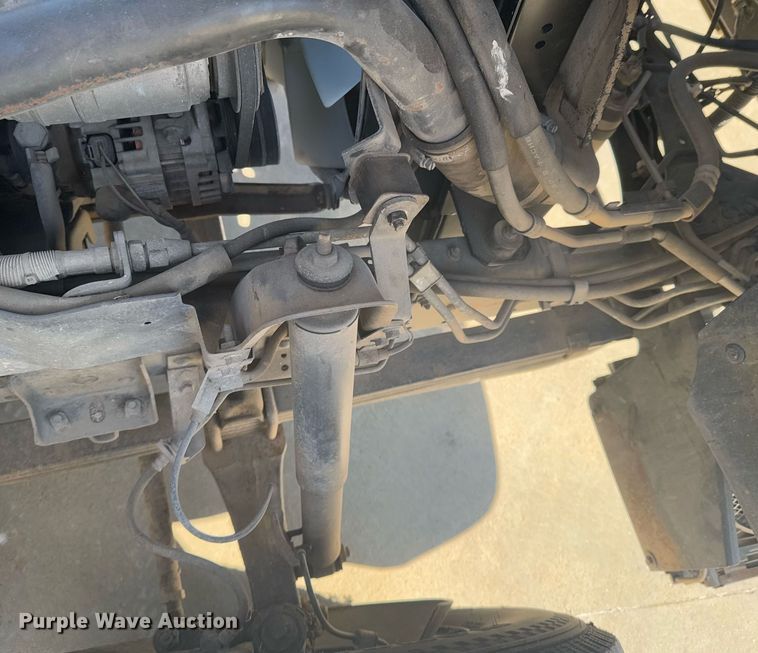 image for item DO0251 2006 Isuzu NPR flatbed truck