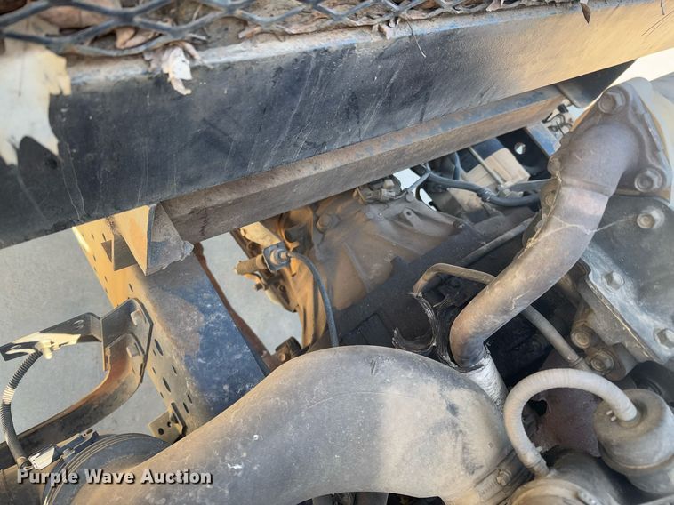 image for item DO0251 2006 Isuzu NPR flatbed truck